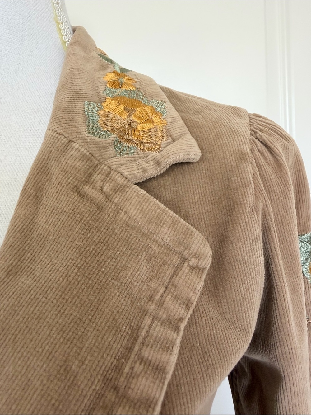 Y2K True Meaning Tan Corduroy Blazer with Yellow Floral Embroidery XS Vintage - Picture 6 of 10
